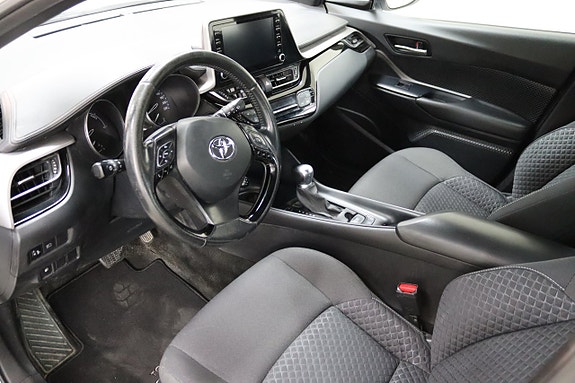 Toyota C-HR 10 of 19