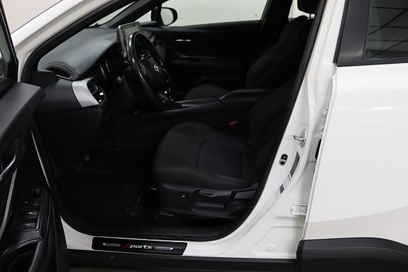 Toyota C-HR 9 of 19