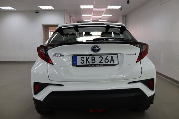 Toyota C-HR 7 of 19