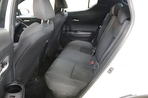 Toyota C-HR 11 of 19