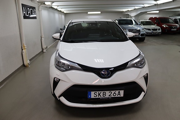 Toyota C-HR 4 of 19