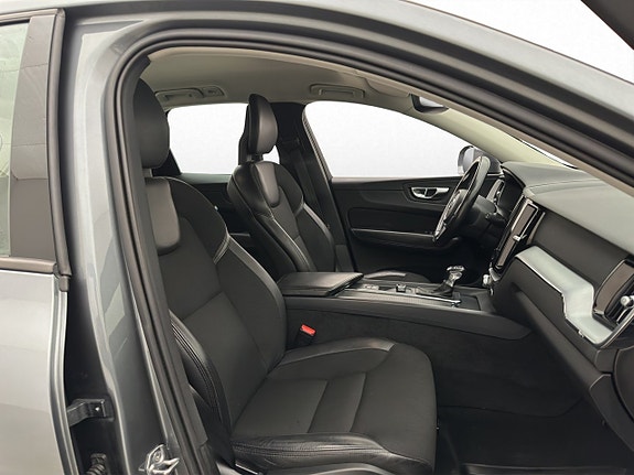 Volvo XC60 11 of 26