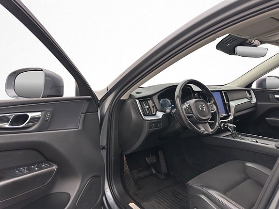Volvo XC60 8 of 26