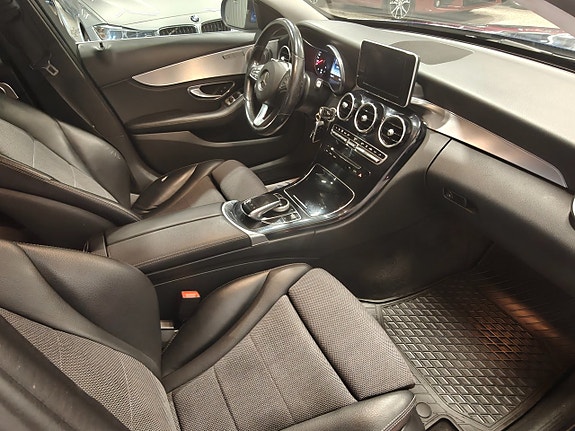 Mercedes-Benz C30 14 of 19