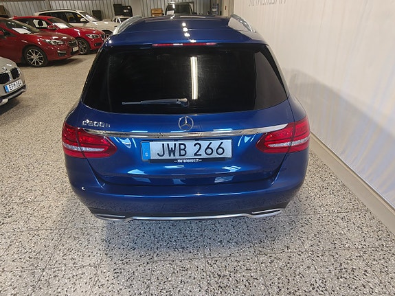 Mercedes-Benz C30 4 of 19