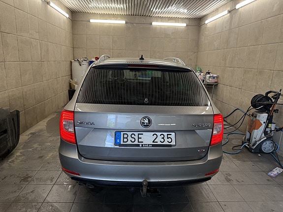 Skoda Superb 9 of 12