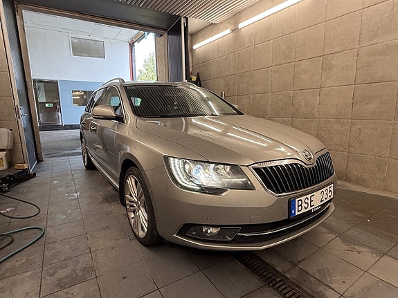 Skoda Superb 3 of 12