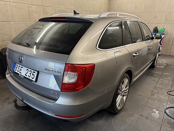 Skoda Superb 8 of 12
