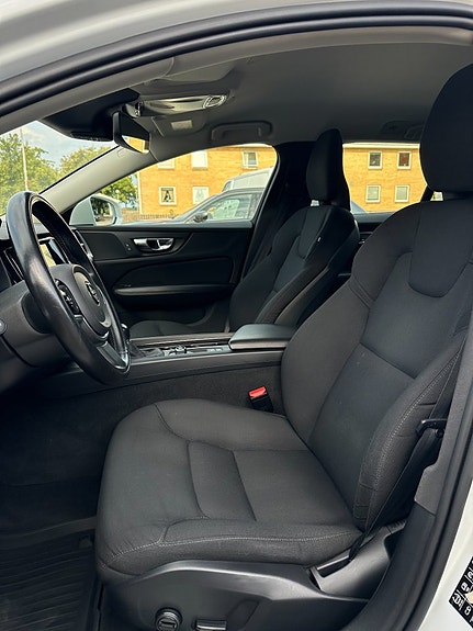 Volvo V60 Cross Country 9 of 10