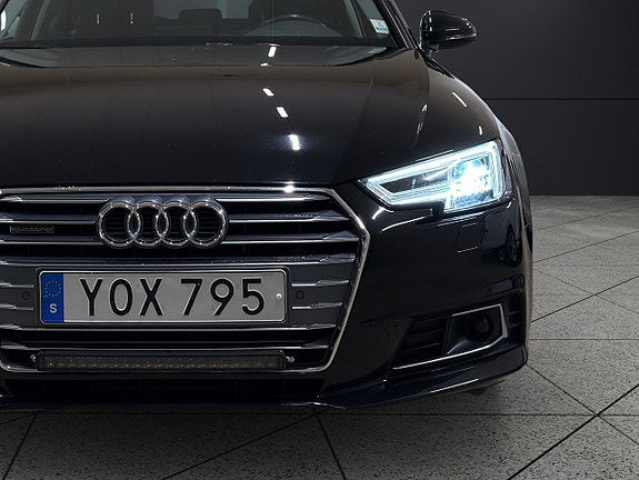 Audi A4 9 of 30