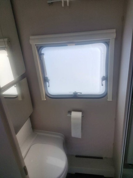ADRIA ADORA 573 PT. Alde/3-Vån-säng/Tält.2021 11 of 12