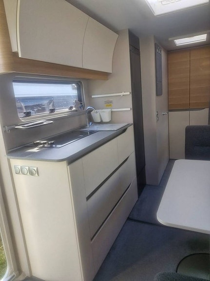 ADRIA ADORA 573 PT. Alde/3-Vån-säng/Tält.2021 8 of 12