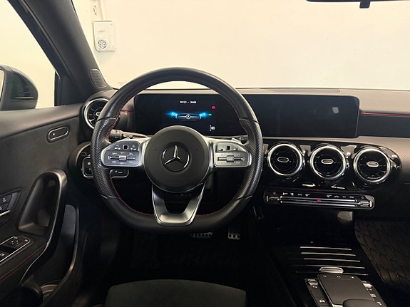 Mercedes-Benz A180 9 of 17