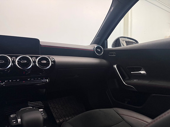 Mercedes-Benz A180 12 of 17