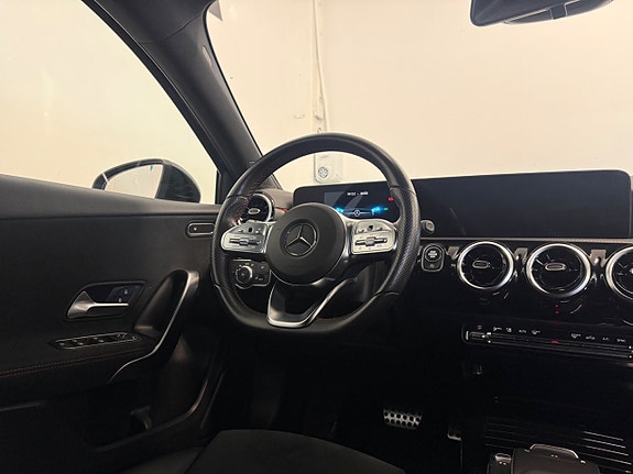 Mercedes-Benz A180 7 of 17