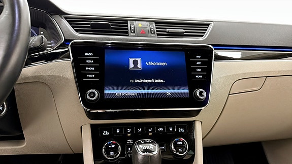 Skoda Superb 9 of 12