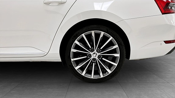 Skoda Superb 6 of 12