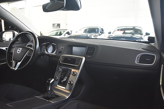 Volvo V60 8 of 13