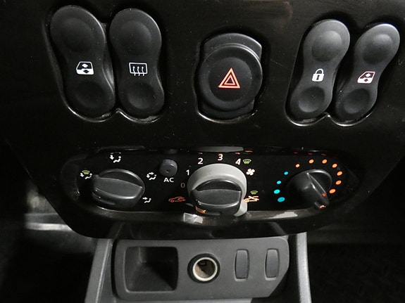 Dacia Duster 10 of 16