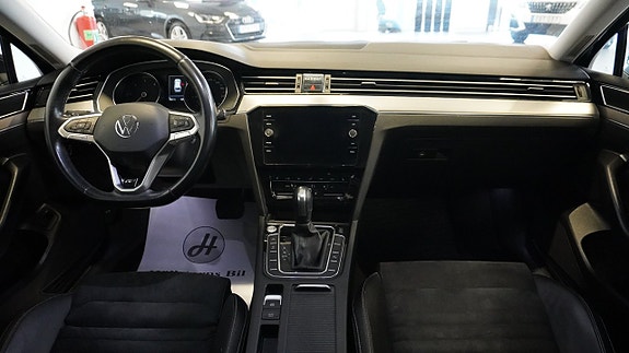 Volkswagen Passat 12 of 23