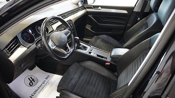 Volkswagen Passat 9 of 23