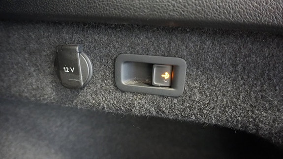 Volkswagen Passat 19 of 23