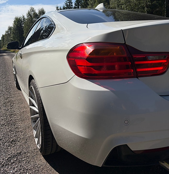 BMW 420d 6 of 12