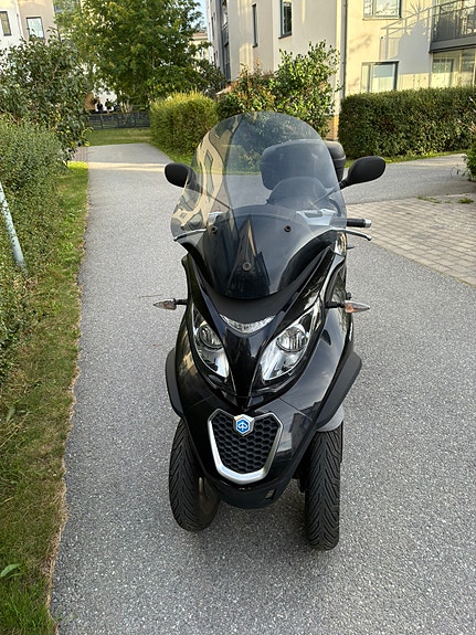 Piaggio MP3 500 2 of 4