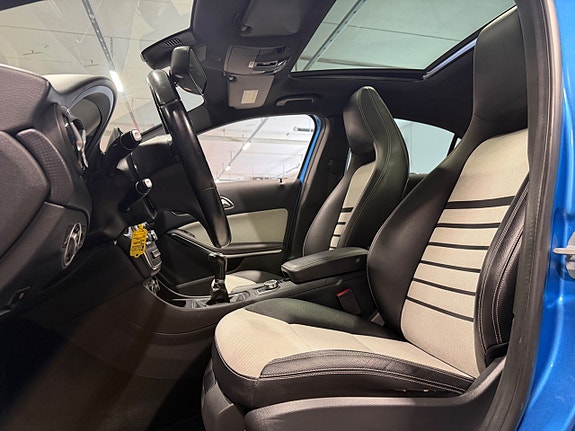 Mercedes-Benz A180 13 of 19