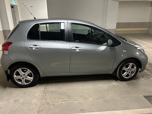 Toyota Yaris 6 of 10