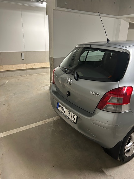 Toyota Yaris 10 of 10