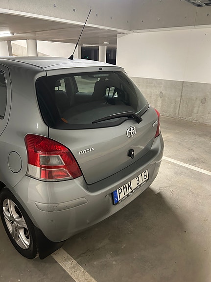 Toyota Yaris 8 of 10