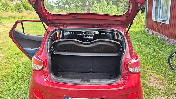 Hyundai i10 8 of 8