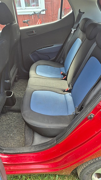 Hyundai i10 7 of 8