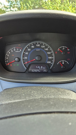 Hyundai i10 5 of 8