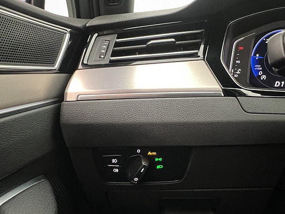 Volkswagen Passat 27 of 29