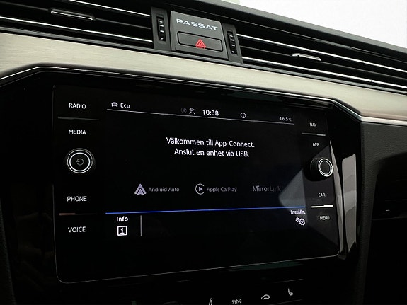 Volkswagen Passat 19 of 29