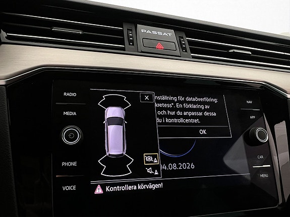 Volkswagen Passat 18 of 29