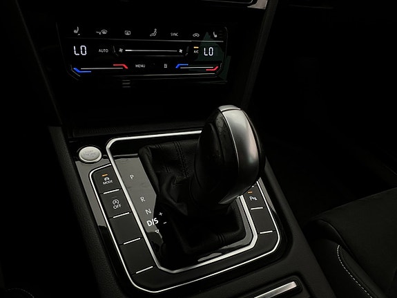 Volkswagen Passat 24 of 29