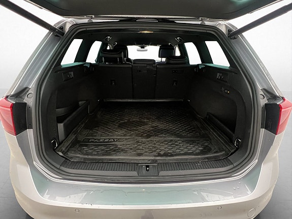 Volkswagen Passat 29 of 29