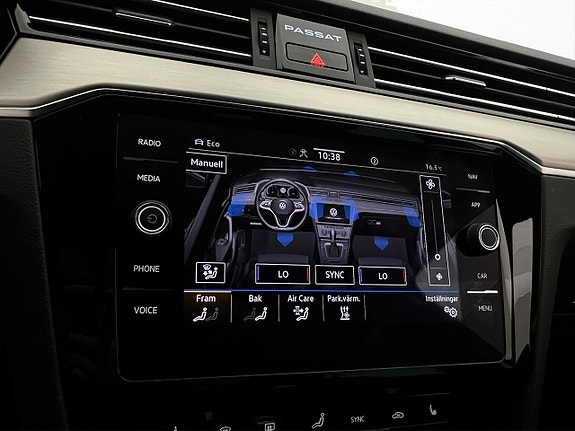 Volkswagen Passat 23 of 29