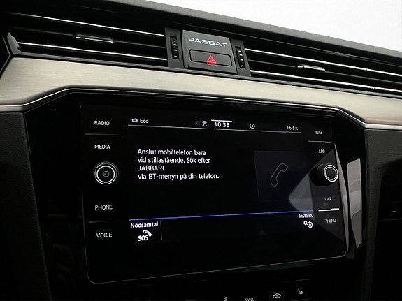 Volkswagen Passat 20 of 29
