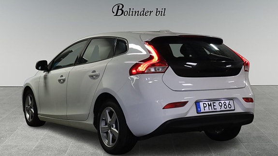 Volvo V40 4 of 18