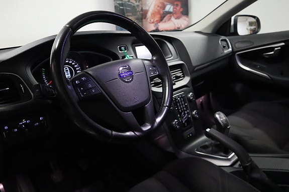 Volvo V40 7 of 18