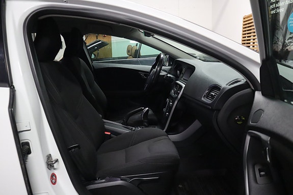 Volvo V40 13 of 18