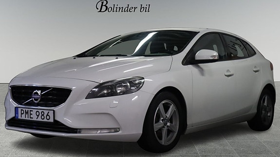 Volvo V40 3 of 18