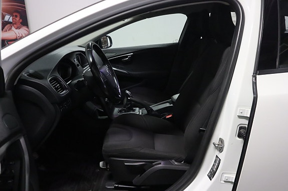 Volvo V40 8 of 18