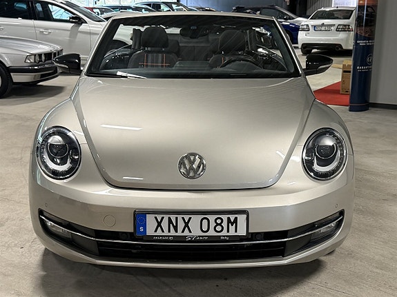 Volkswagen Beetle 2 of 12