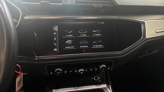 Audi Q3 9 of 12