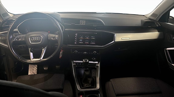 Audi Q3 10 of 12